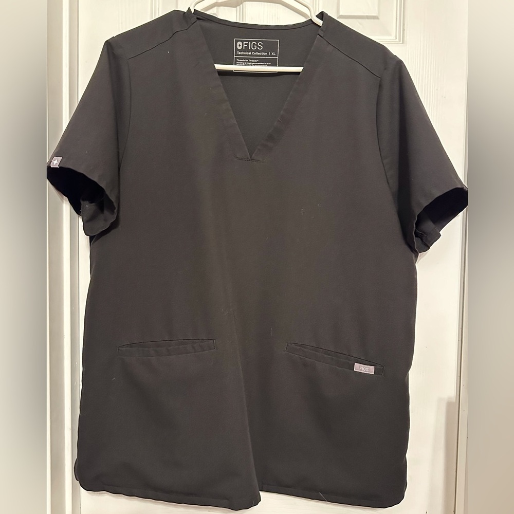 Figs Charcol top used a few times still in very good condition